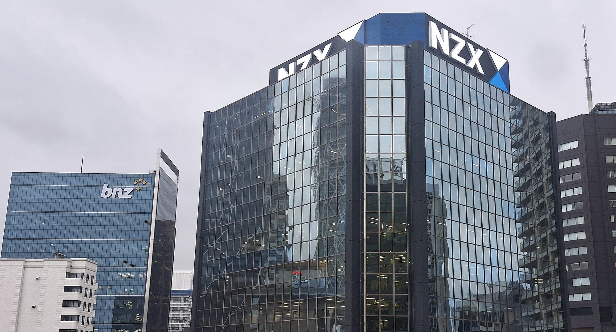 Meridian, Mercury buoy NZX50; govt update shows slower return to surplus