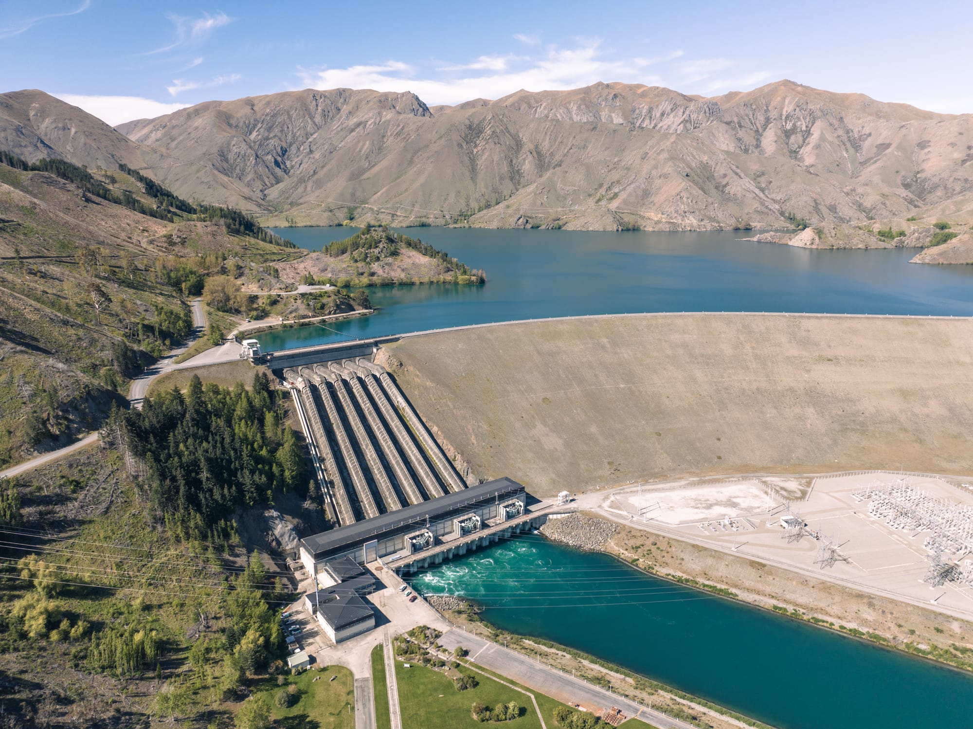 NZX50 snaps 3-day gain as Meridian slides