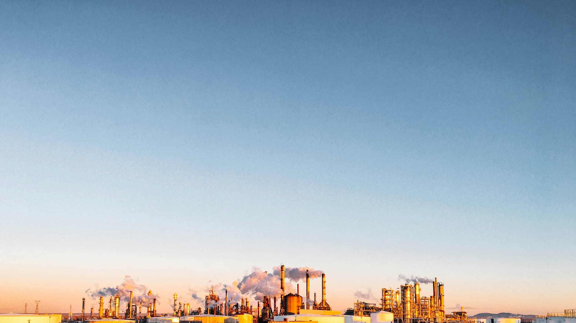 US military deployment to Iran keeps markets on edge; Vector earnings loom