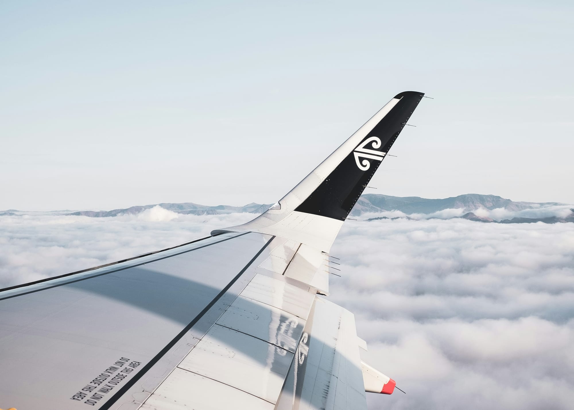 Air NZ tumbles as ForBarr questions hedging; NZX50 falls