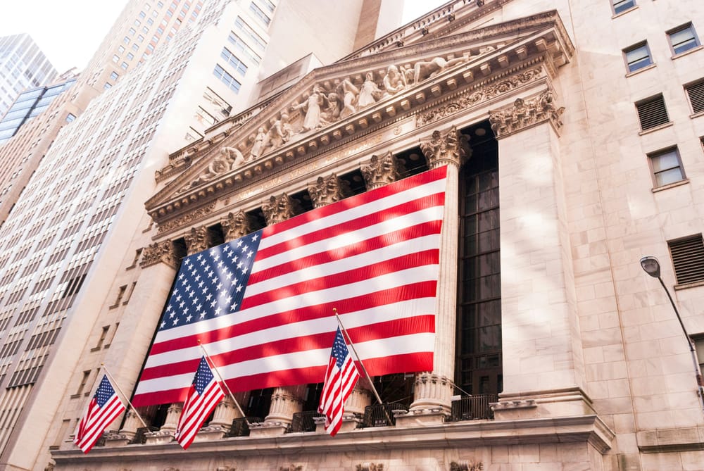 Wall Street holds gains as Fed keeps eye on tariffs; GDP looms post image