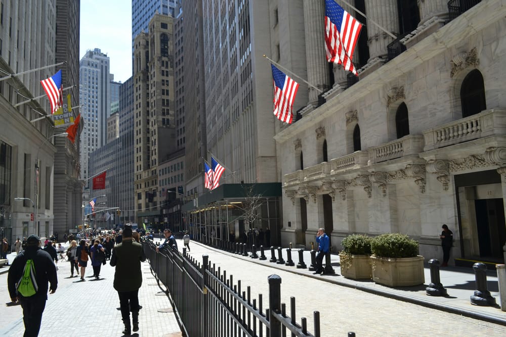 Latest tariff talk bolsters autos and tech on Wall Street post image