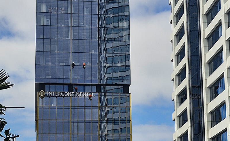 Bain quits Metroglass ahead of recapitalisation decision post image