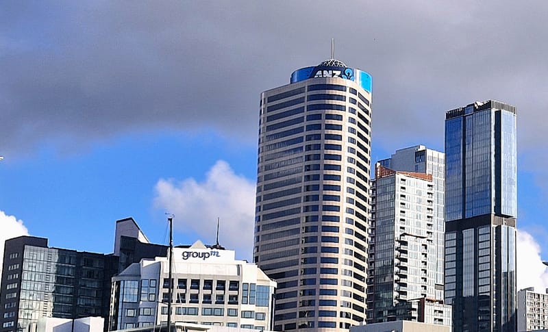 Tide goes out on NZX50; ANZ sharpens knives post image